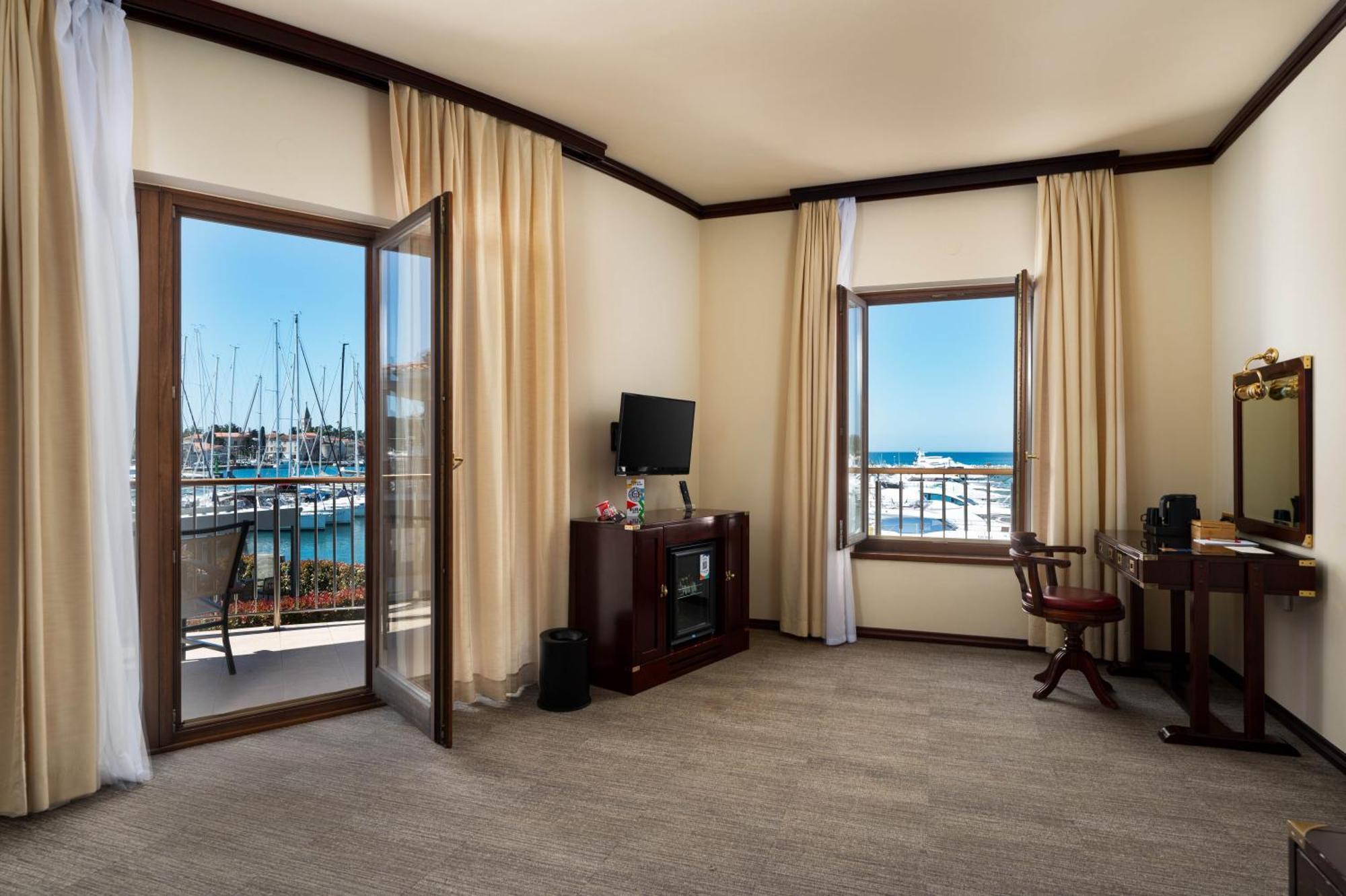 Boutique Nautica - & Wellness, Free Parking, Pet Friendly