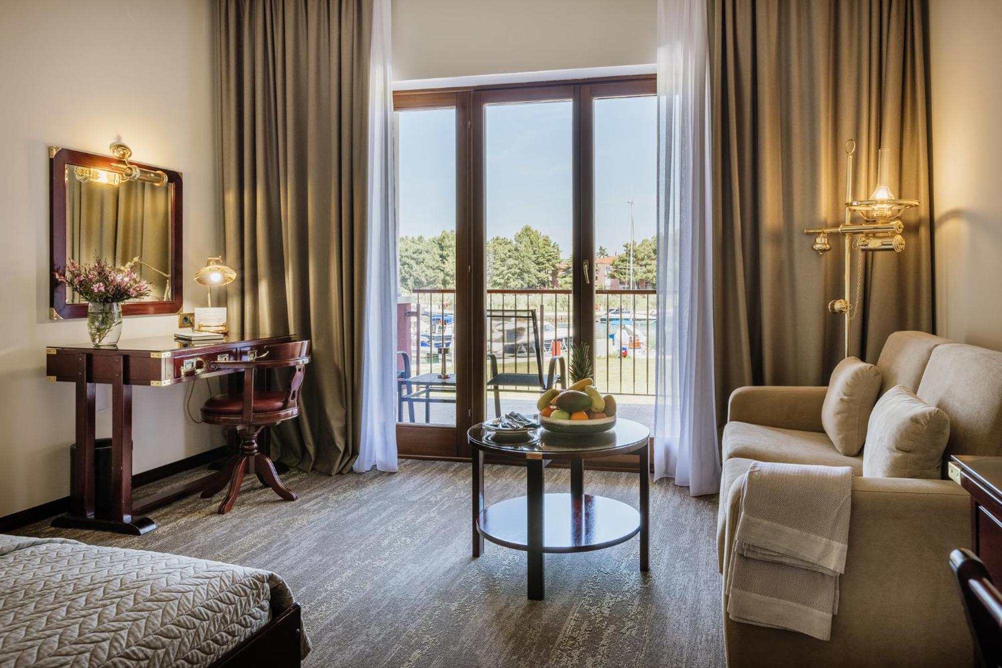 Boutique Nautica - & Wellness, Free Parking, Pet Friendly
